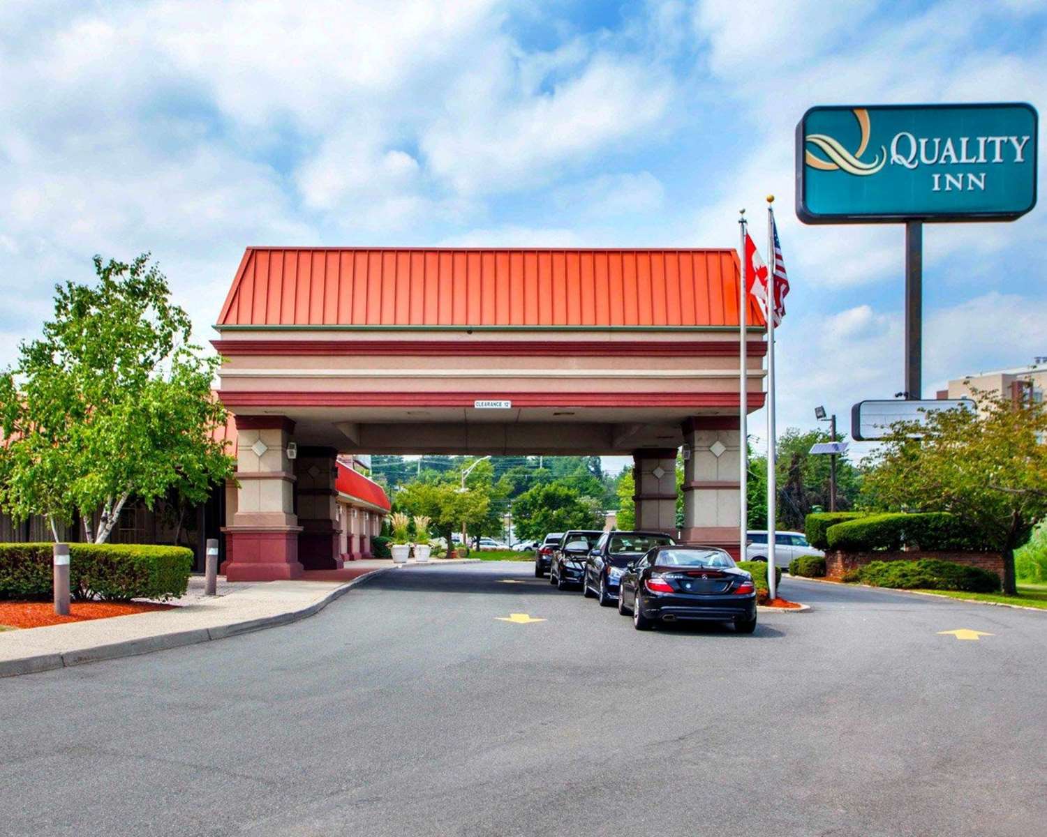 Quality Inn Meadowlands Lyndhurst, NJ See Discounts