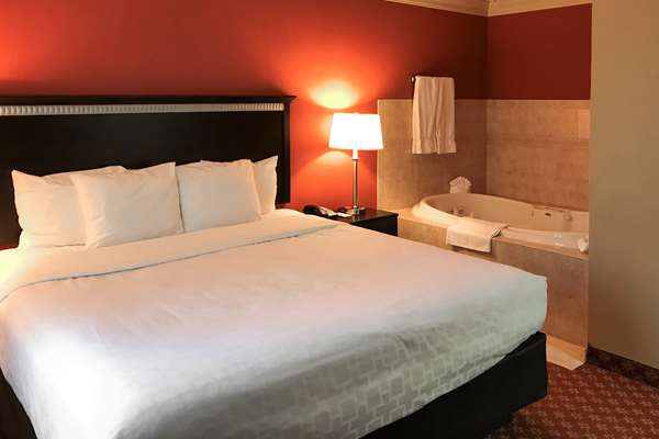 Suite - Clarion Hotel & Conference Center Toms River
