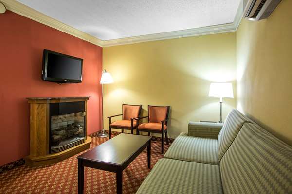 Suite - Clarion Hotel & Conference Center Toms River