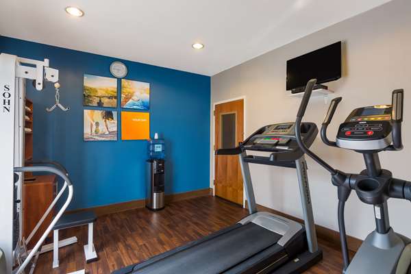 Fitness/ Exercise Room - Comfort Suites North Brunswick
