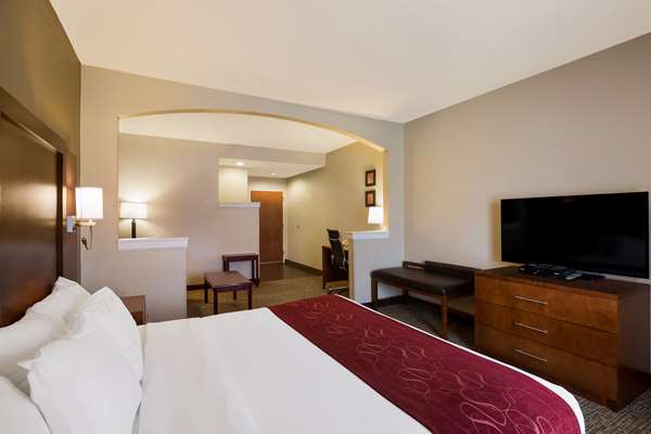 Suite - Comfort Suites North Brunswick