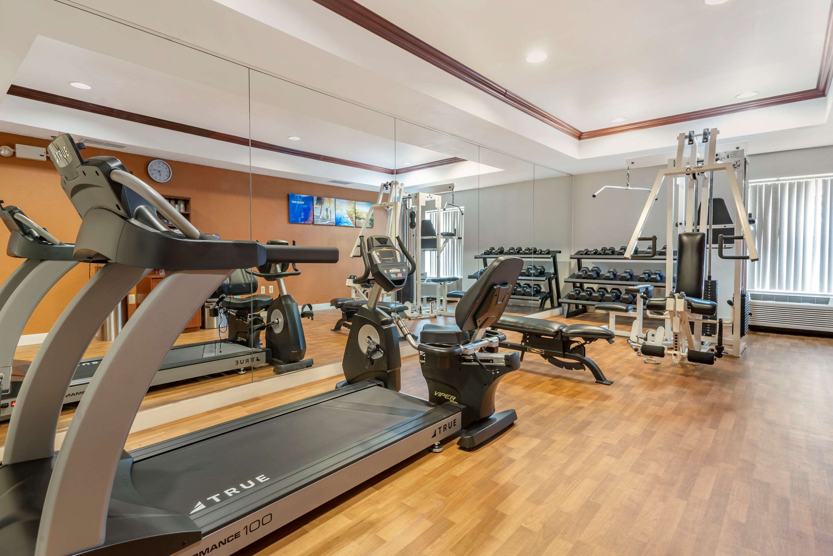 Fitness center | Comfort Suites Newark - Harrison