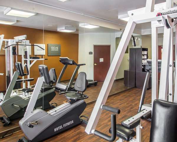 Fitness/ Exercise Room - Quality Suites North Bergen