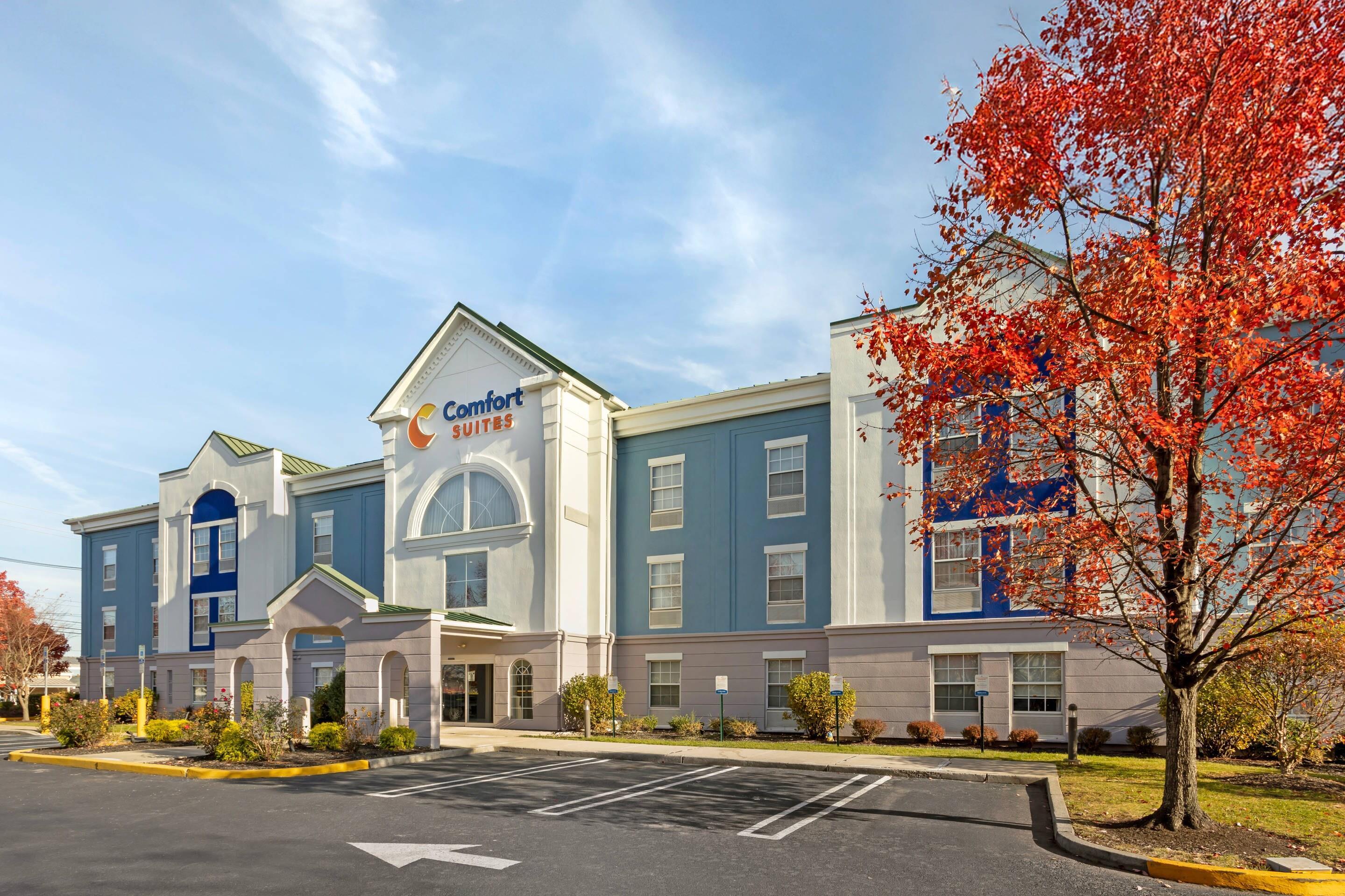 Exterior Front | Comfort Suites East Brunswick - South River