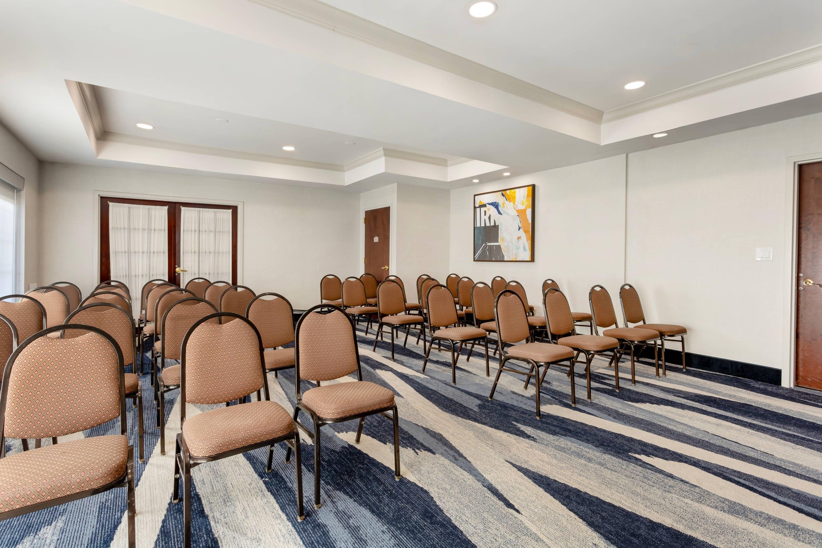 Meeting room | Comfort Suites East Brunswick - South River