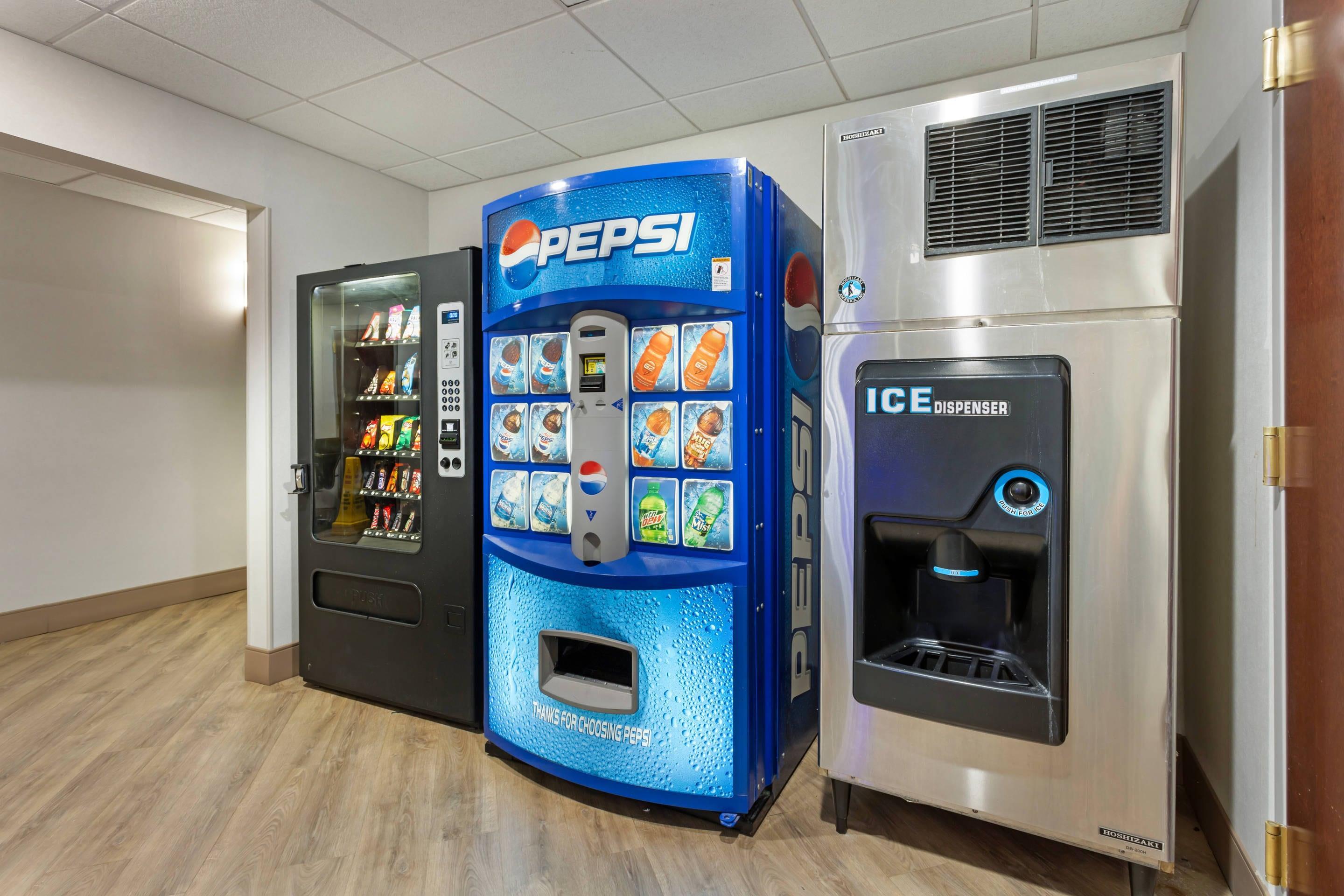 Hotel vending area | Comfort Suites East Brunswick - South River