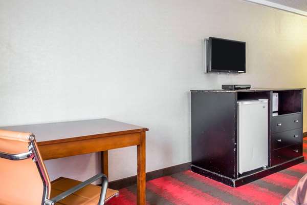  - Rodeway Inn Capri Little Ferry