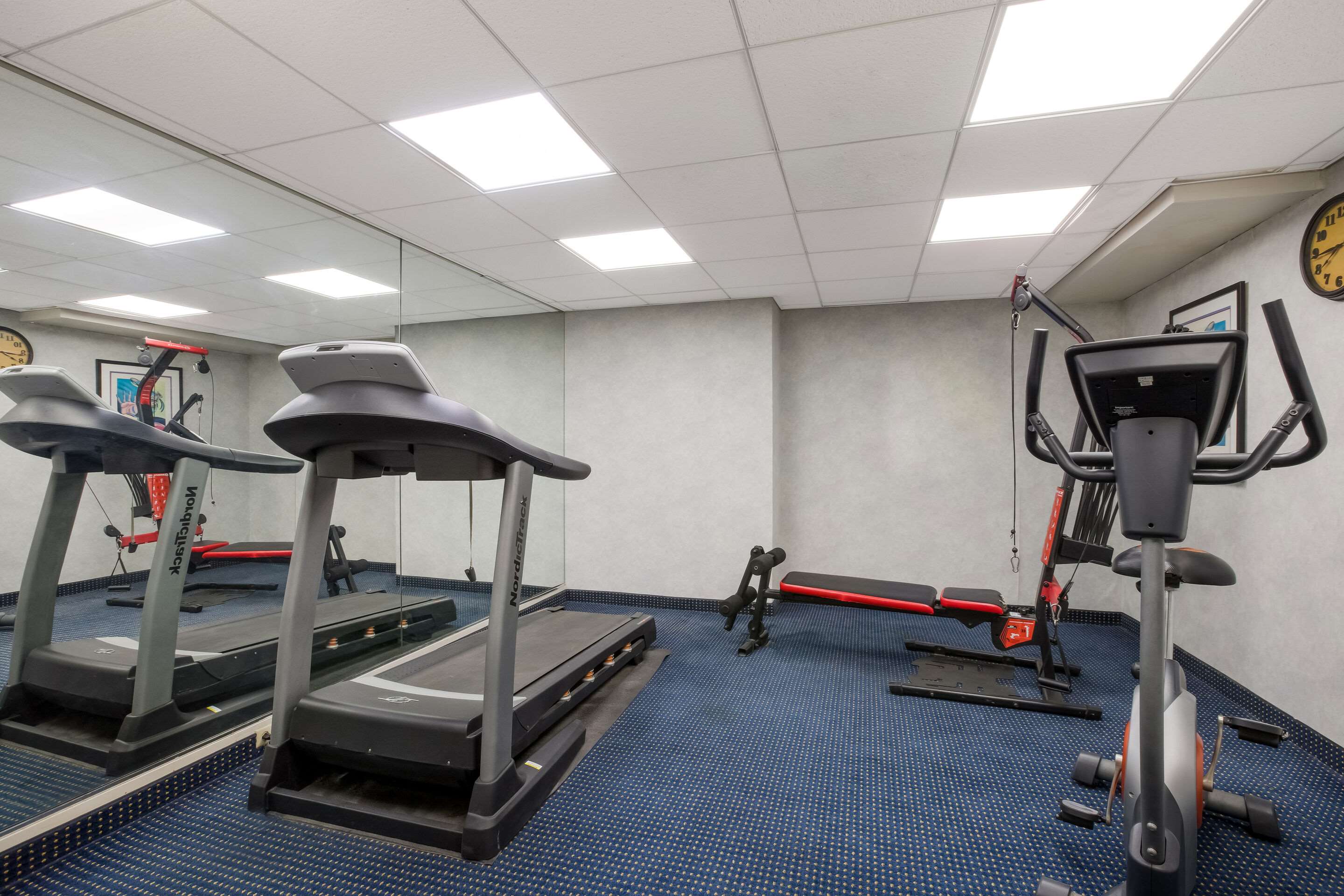 Exercise room with cardio equipment