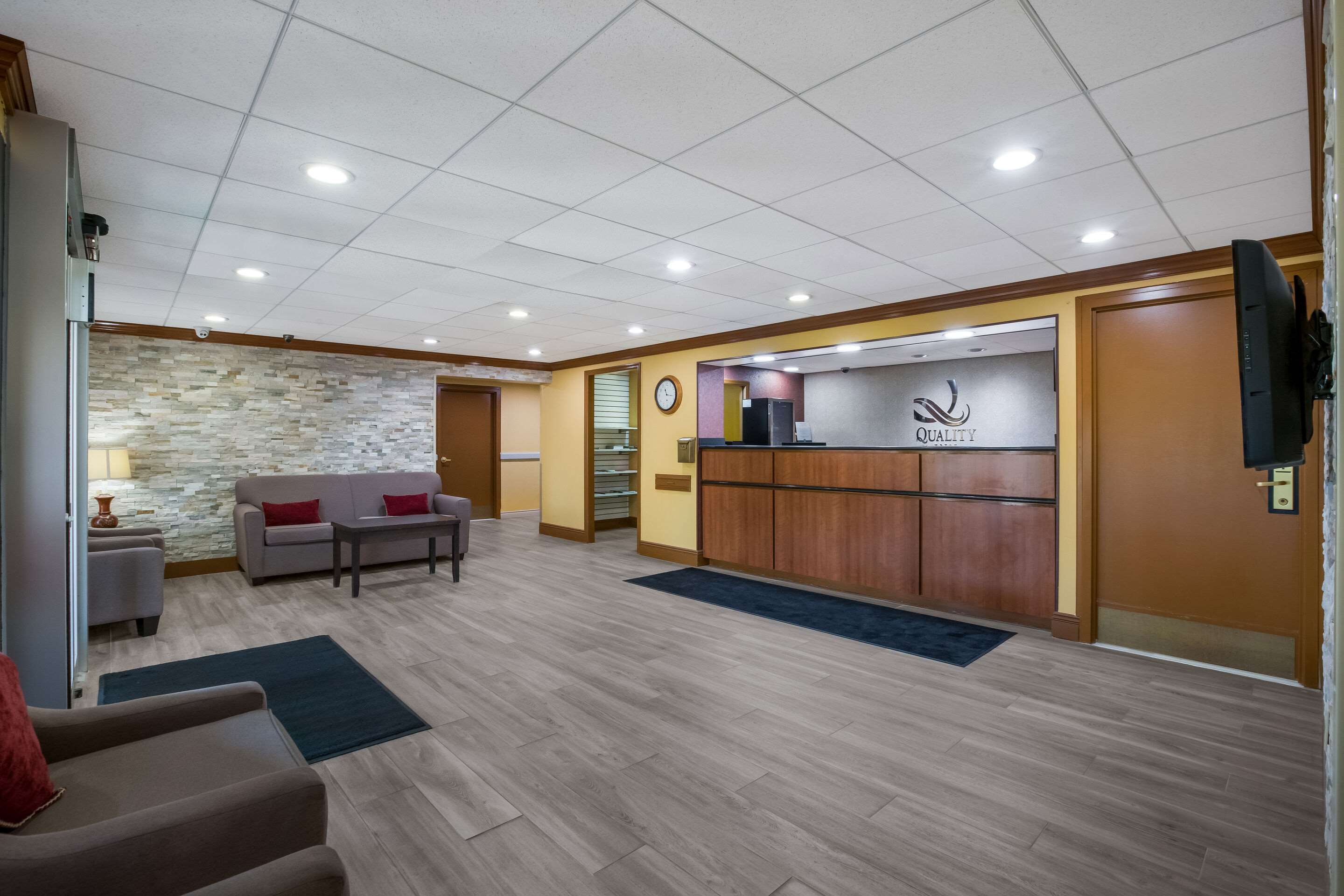Lobby with sitting area