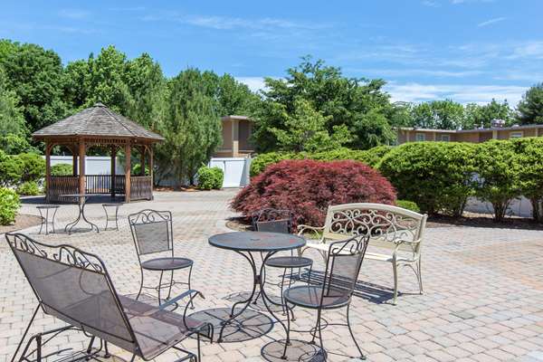 Pool - Quality Inn Ledgewood