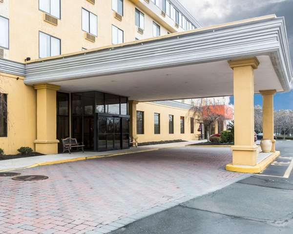 Exterior view - Clarion Hotel Somerset