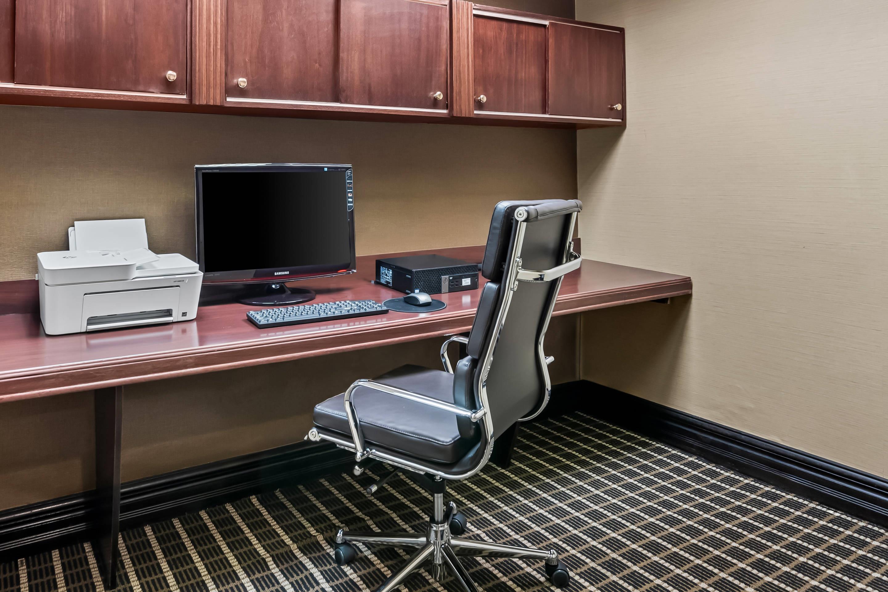 Computer in the lobby | Comfort Inn & Suites Somerset - New Brunswick