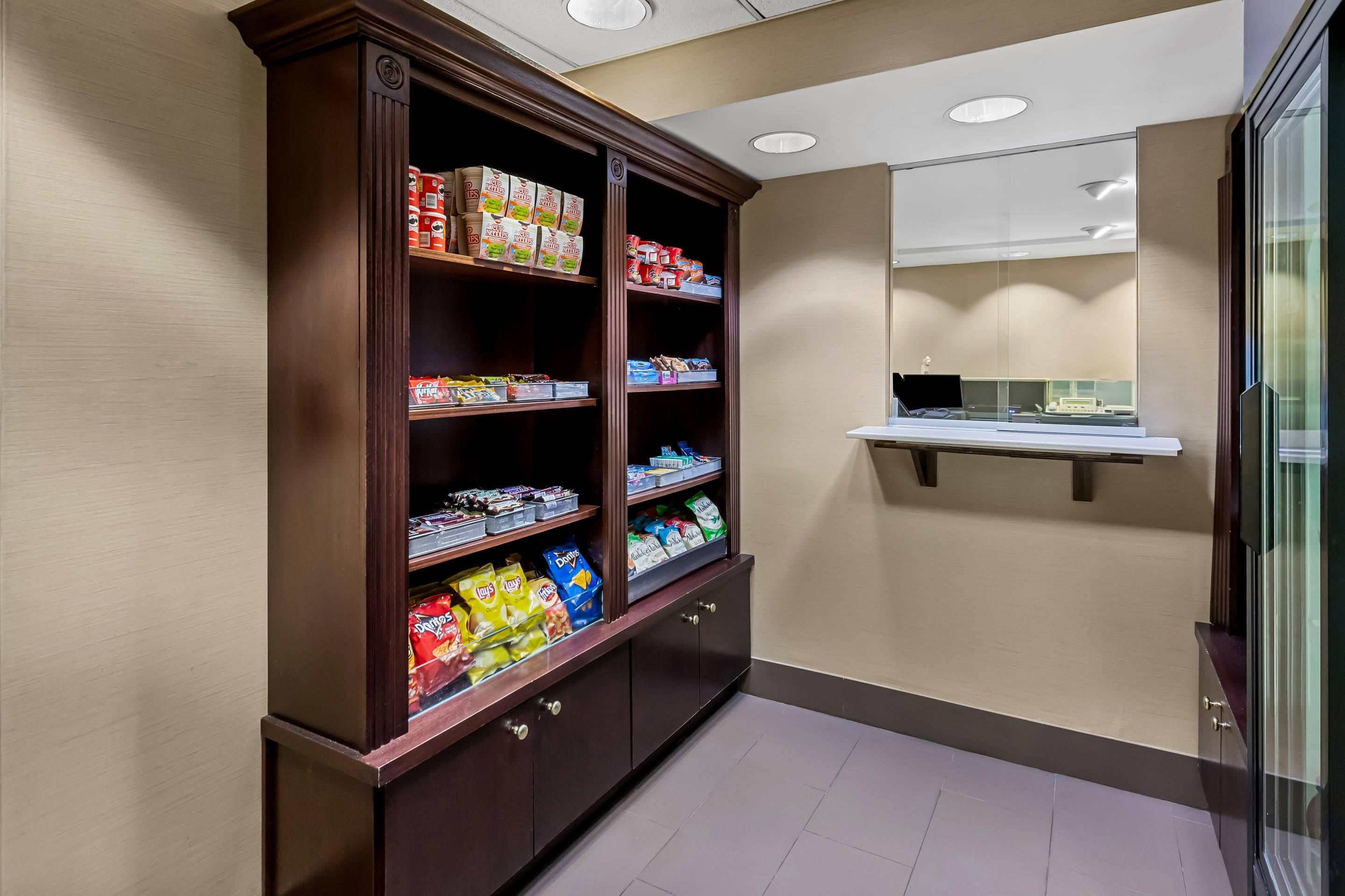 Hotel marketplace | Comfort Inn & Suites Somerset - New Brunswick