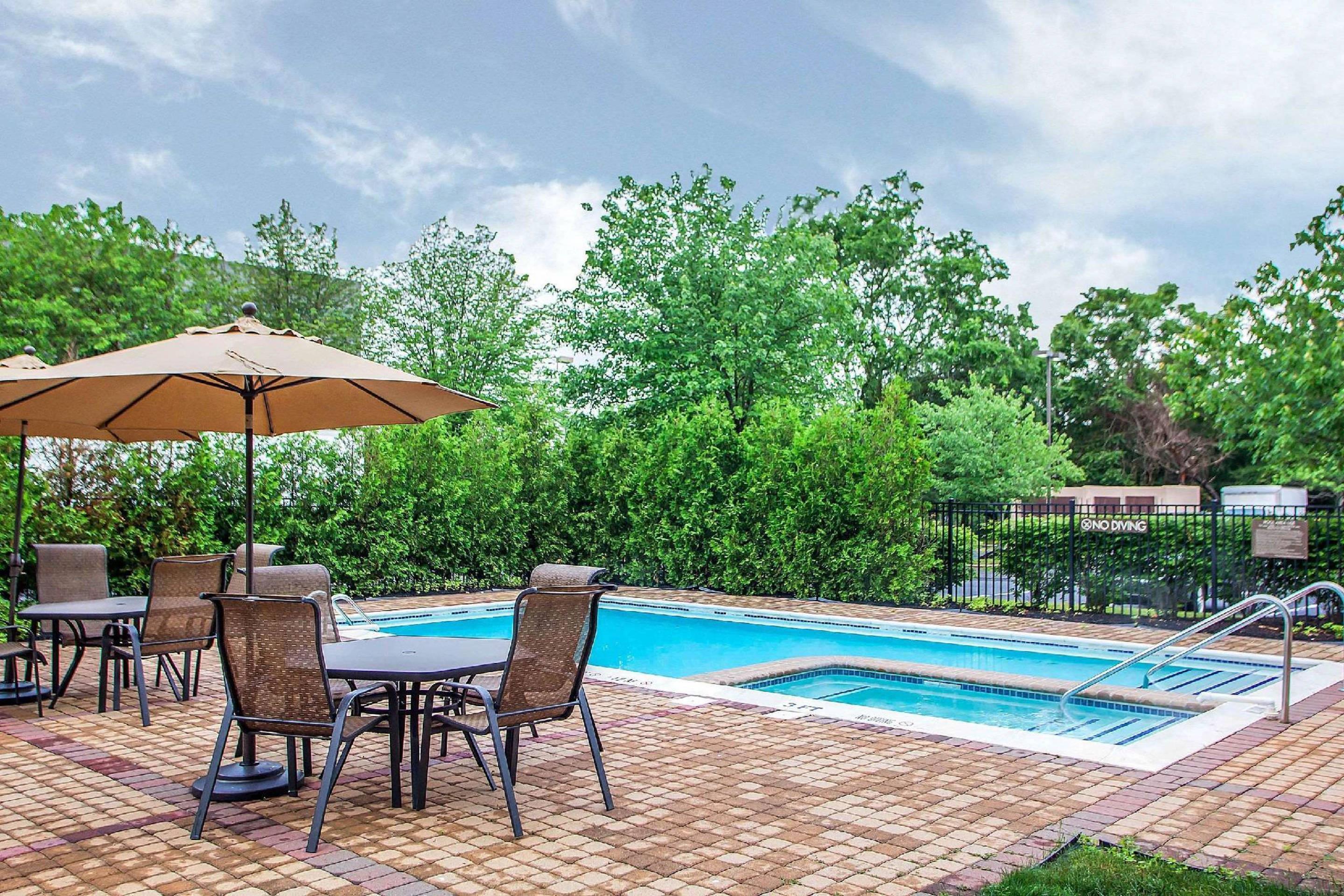 Outdoor pool | Comfort Inn & Suites Somerset - New Brunswick