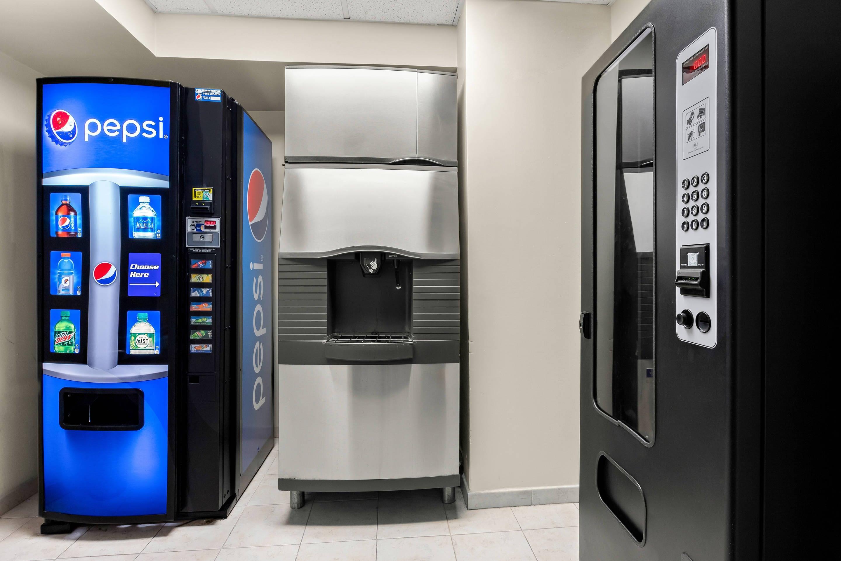 Hotel vending area | Quality Inn Edison-New Brunswick