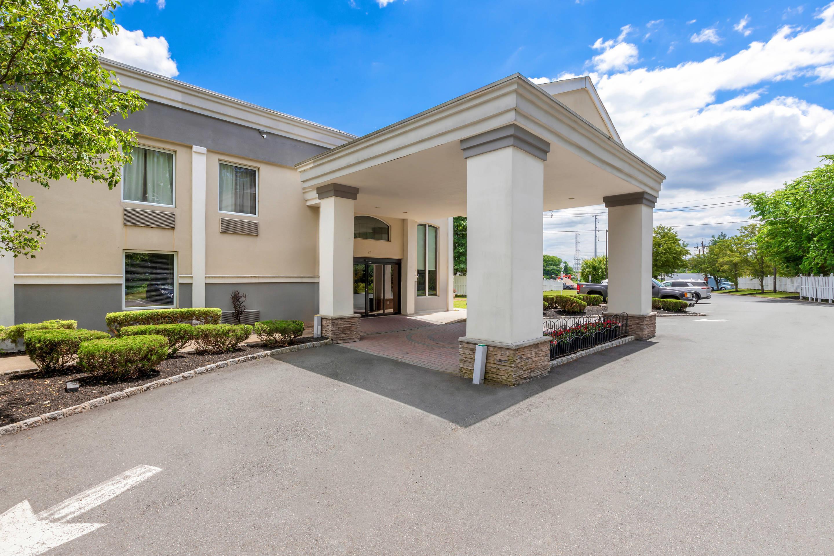 Hotel exterior | Quality Inn Edison-New Brunswick