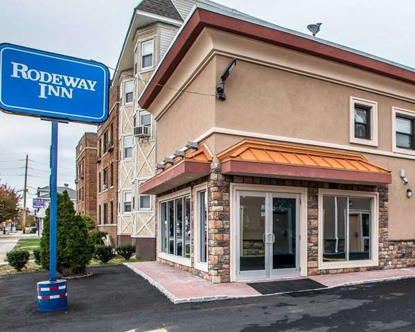 Exterior view - Rodeway Inn Belleville