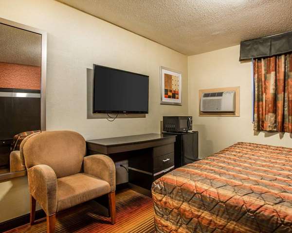  - Rodeway Inn Belleville