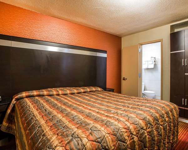  - Rodeway Inn Belleville