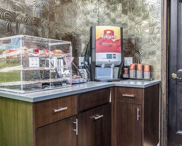 Amenities - Rodeway Inn Belleville