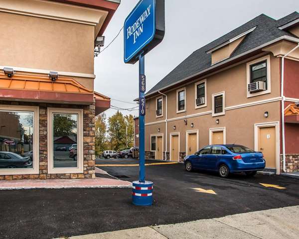 Exterior view - Rodeway Inn Belleville