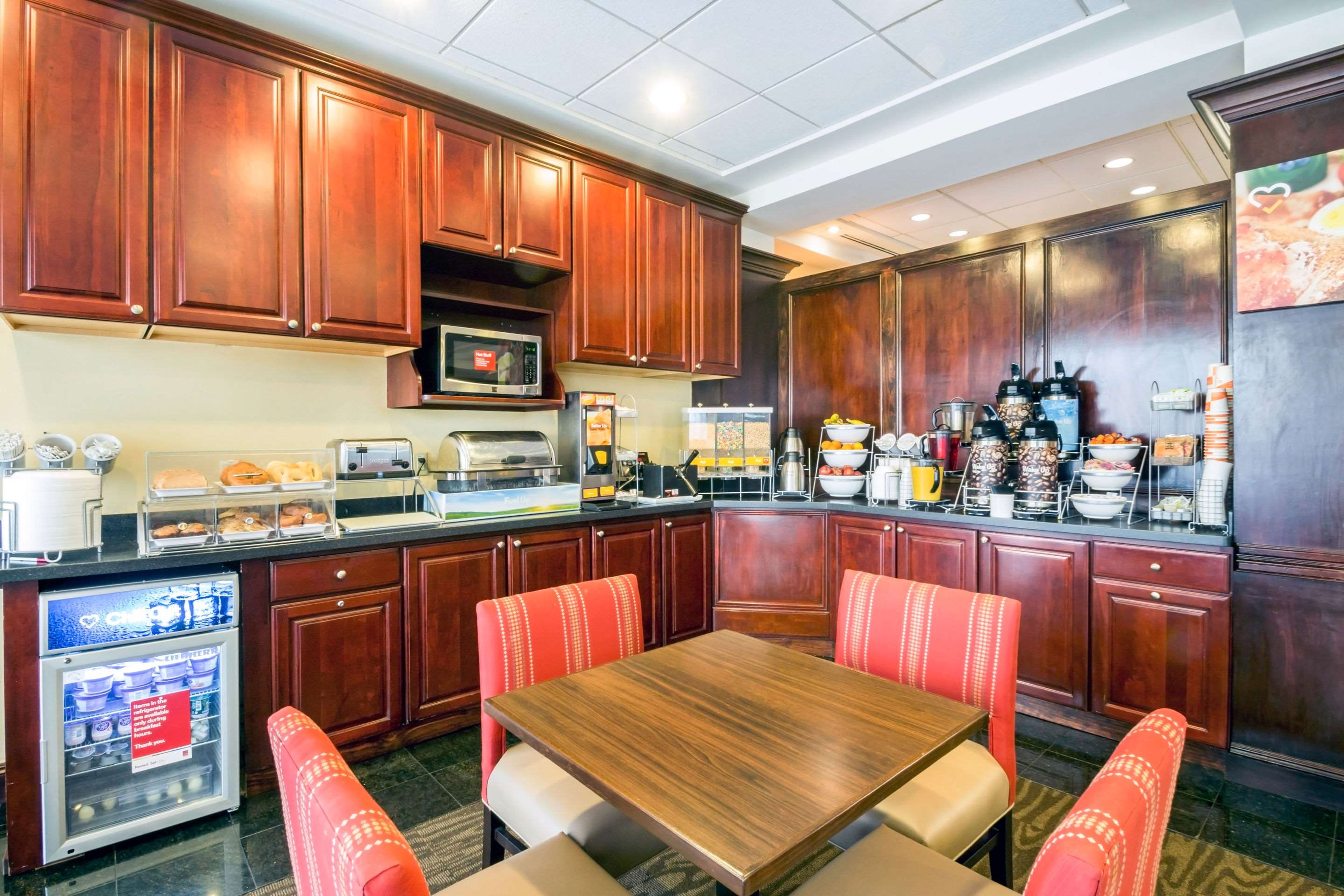 Breakfast area