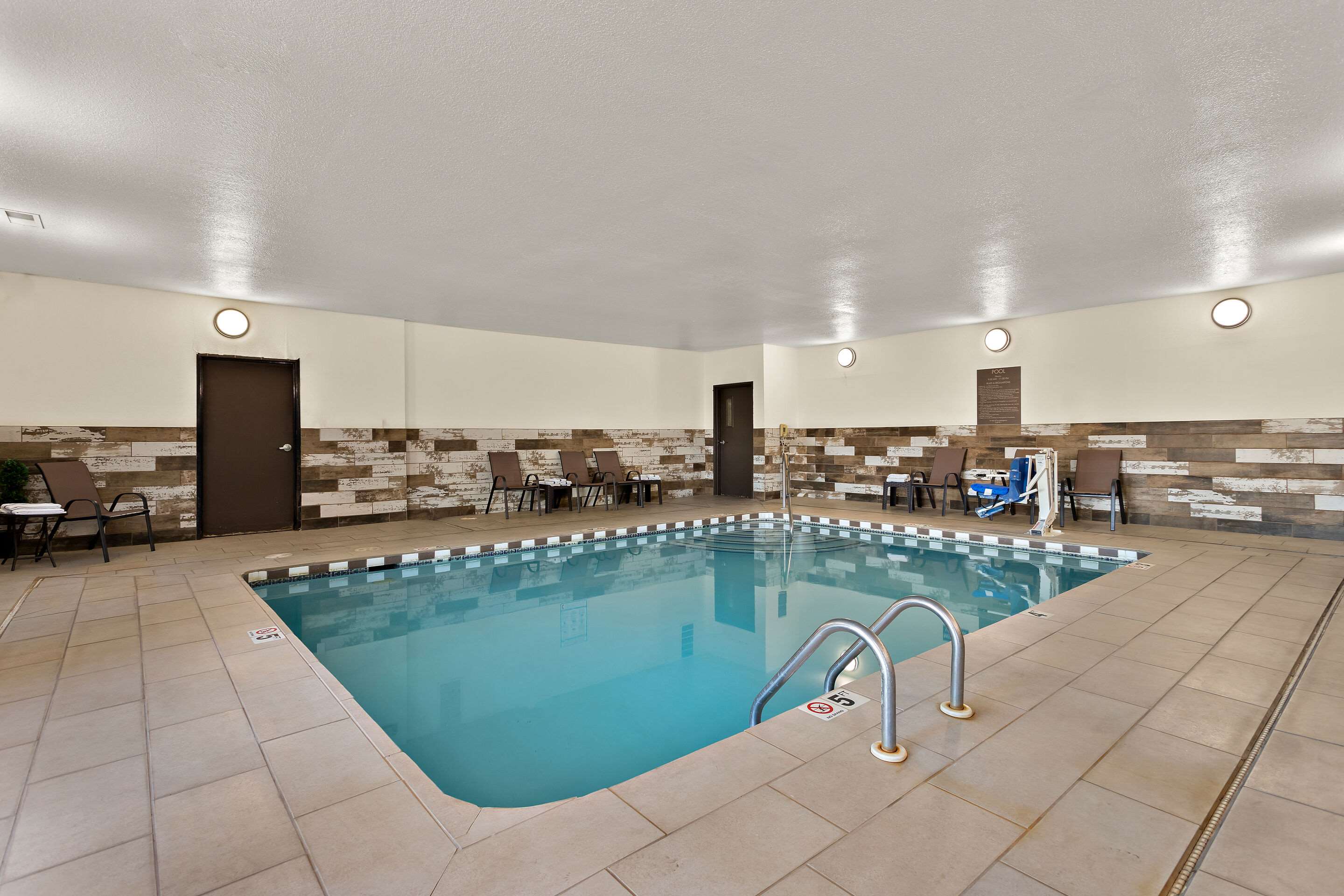 Spacious indoor pool | Comfort Suites University Las Cruces