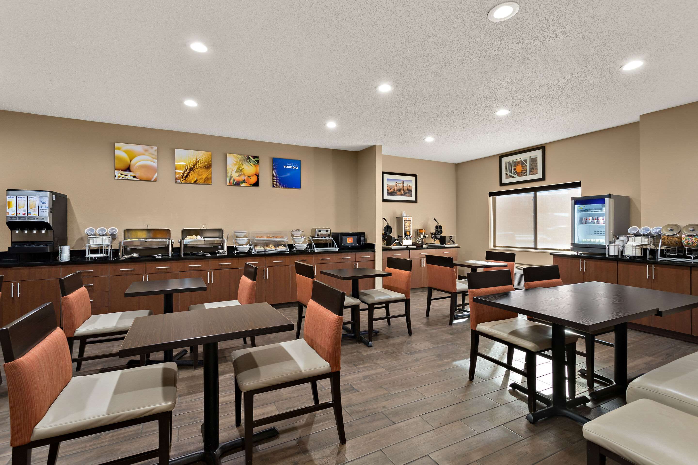 Breakfast area | Comfort Suites University Las Cruces