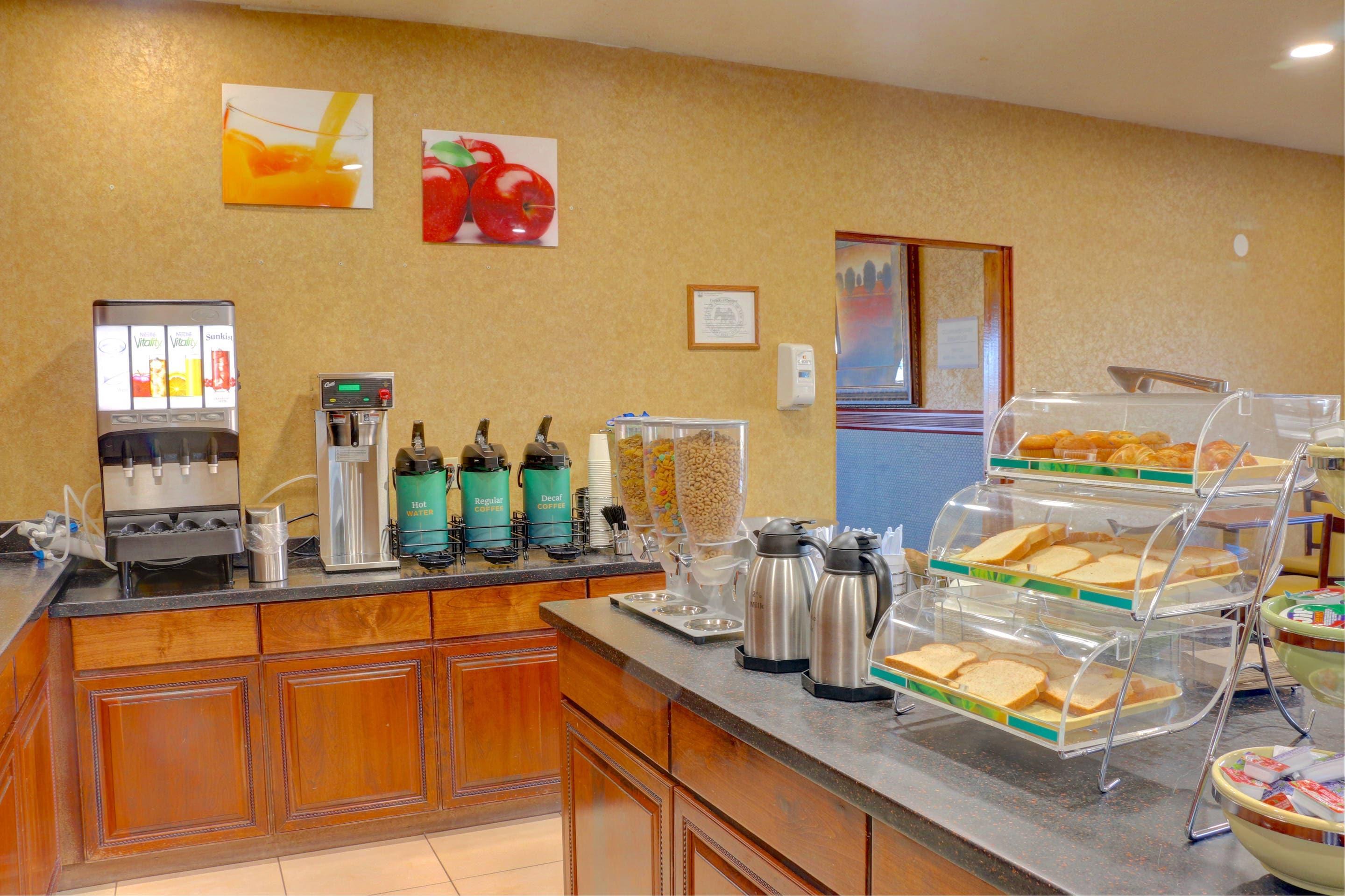 Breakfast area | Quality Inn & Suites