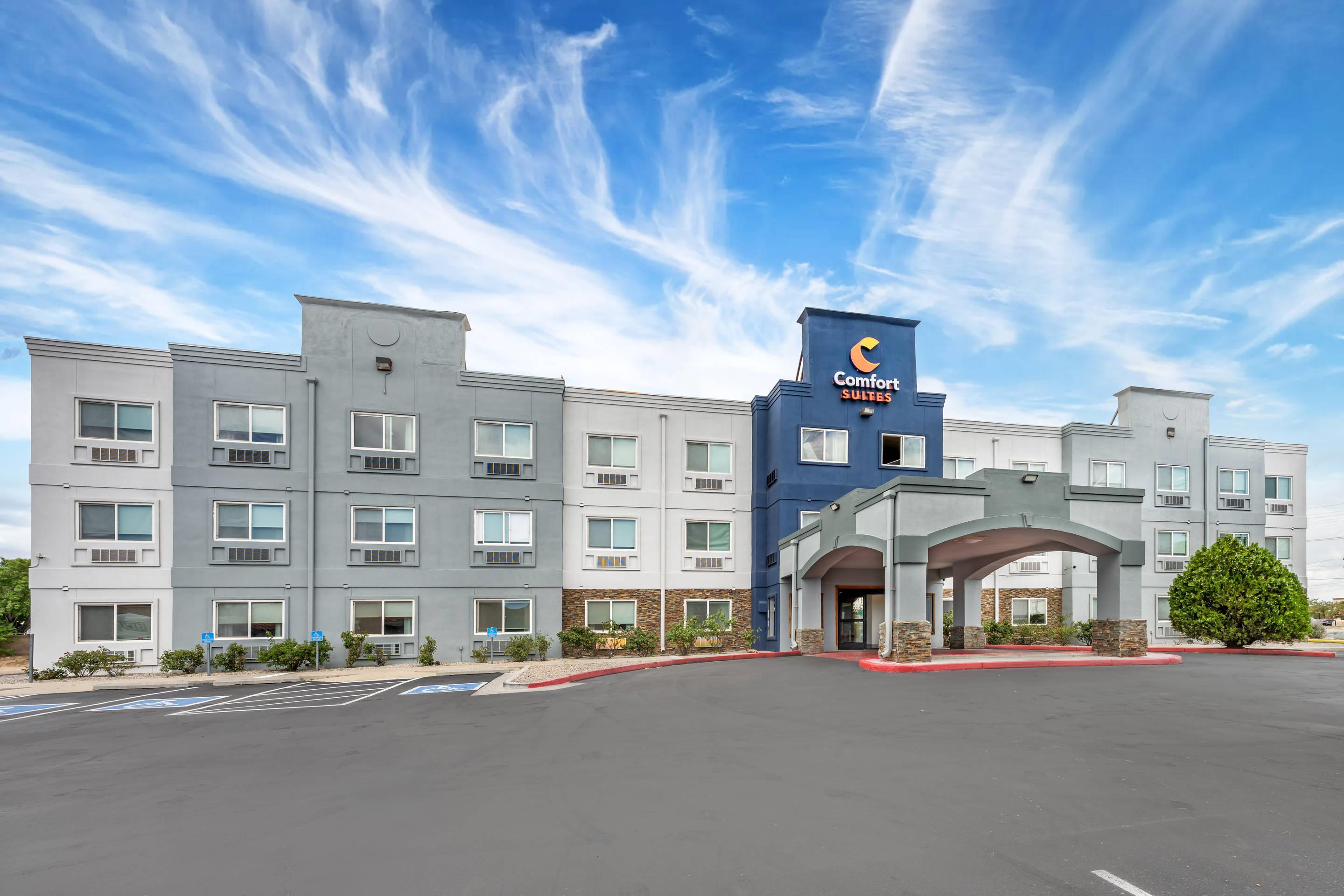 Hotel exterior | Comfort Suites Albuquerque