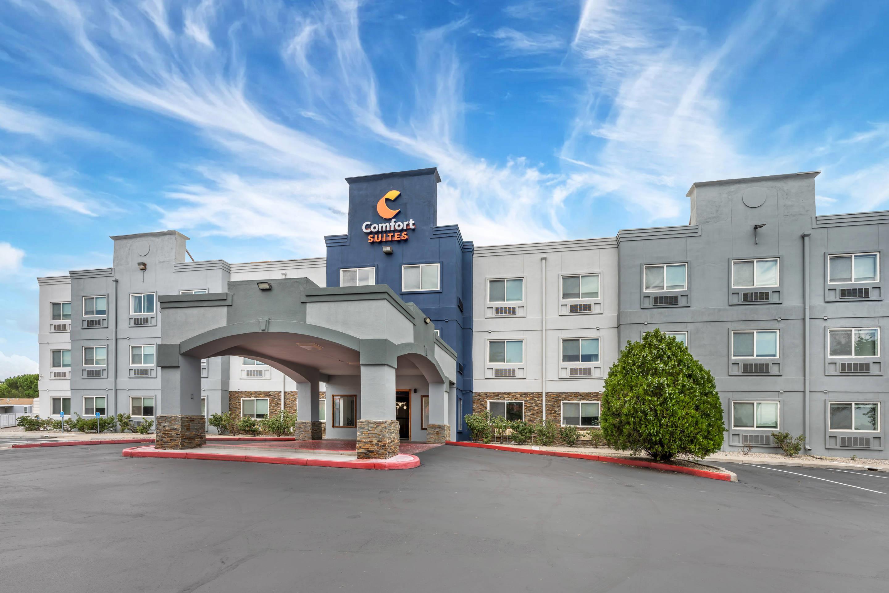 Hotel exterior | Comfort Suites Albuquerque