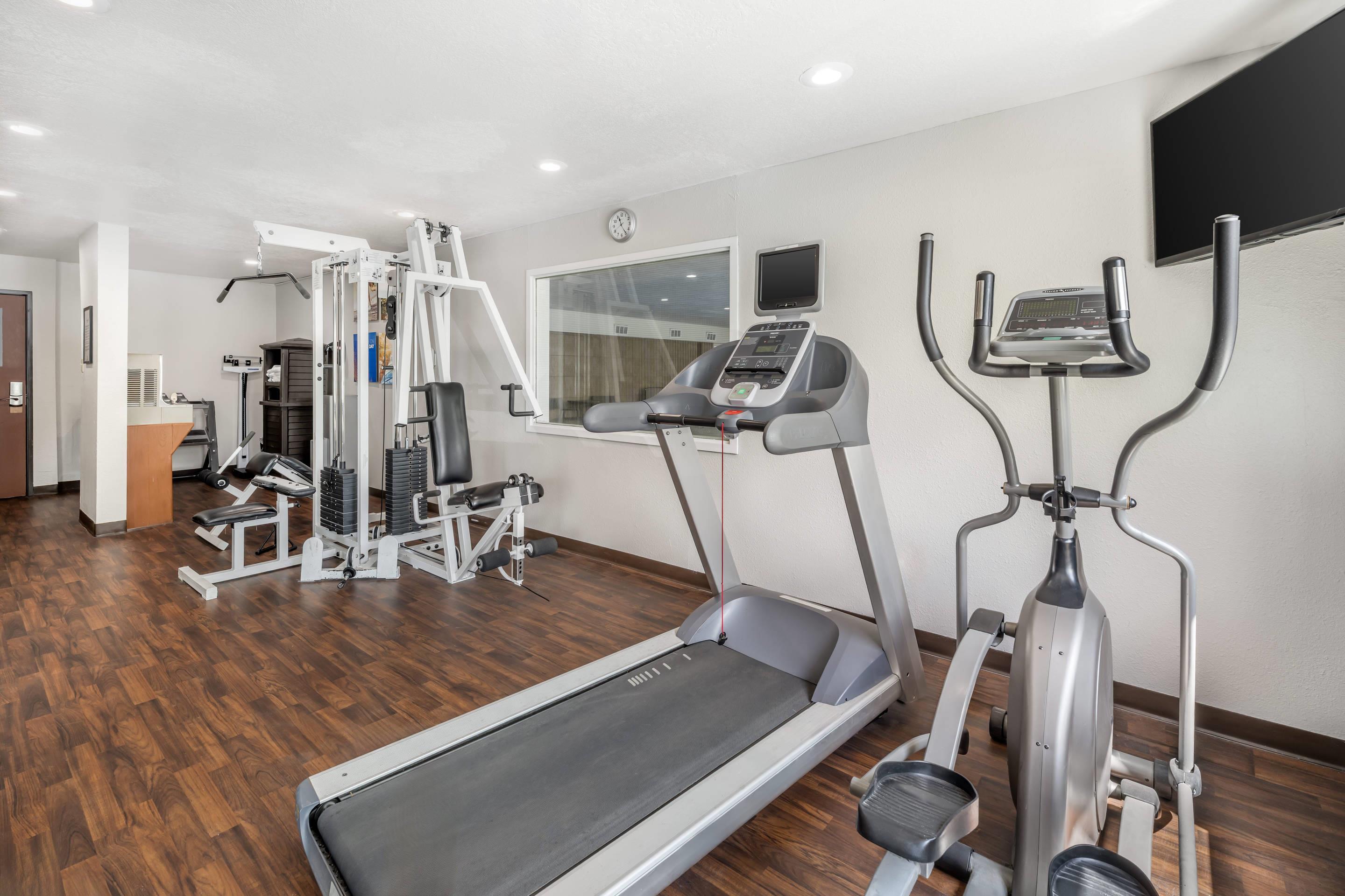 Fitness center | Comfort Suites Albuquerque