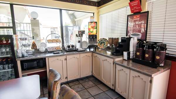 Amenities - Econo Lodge Downtown Albuquerque - I-25, Exit 224