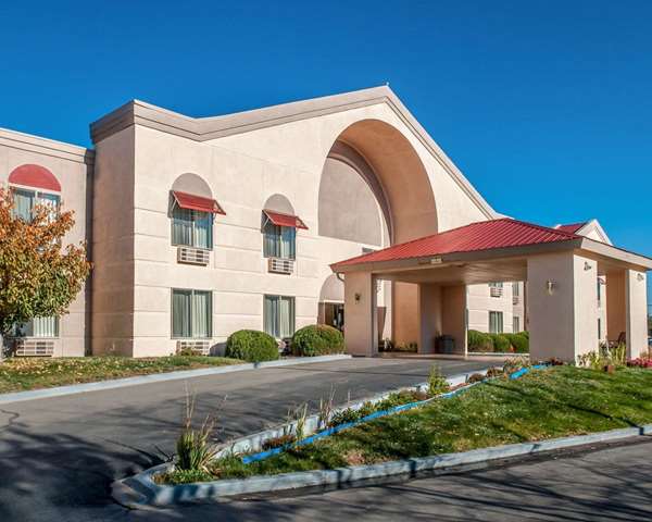 Exterior view - Quality Inn & Suites Farmington