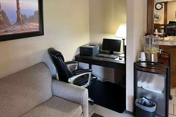 Conference Area - Quality Inn & Suites Farmington