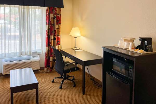 Suite - Quality Inn & Suites Farmington