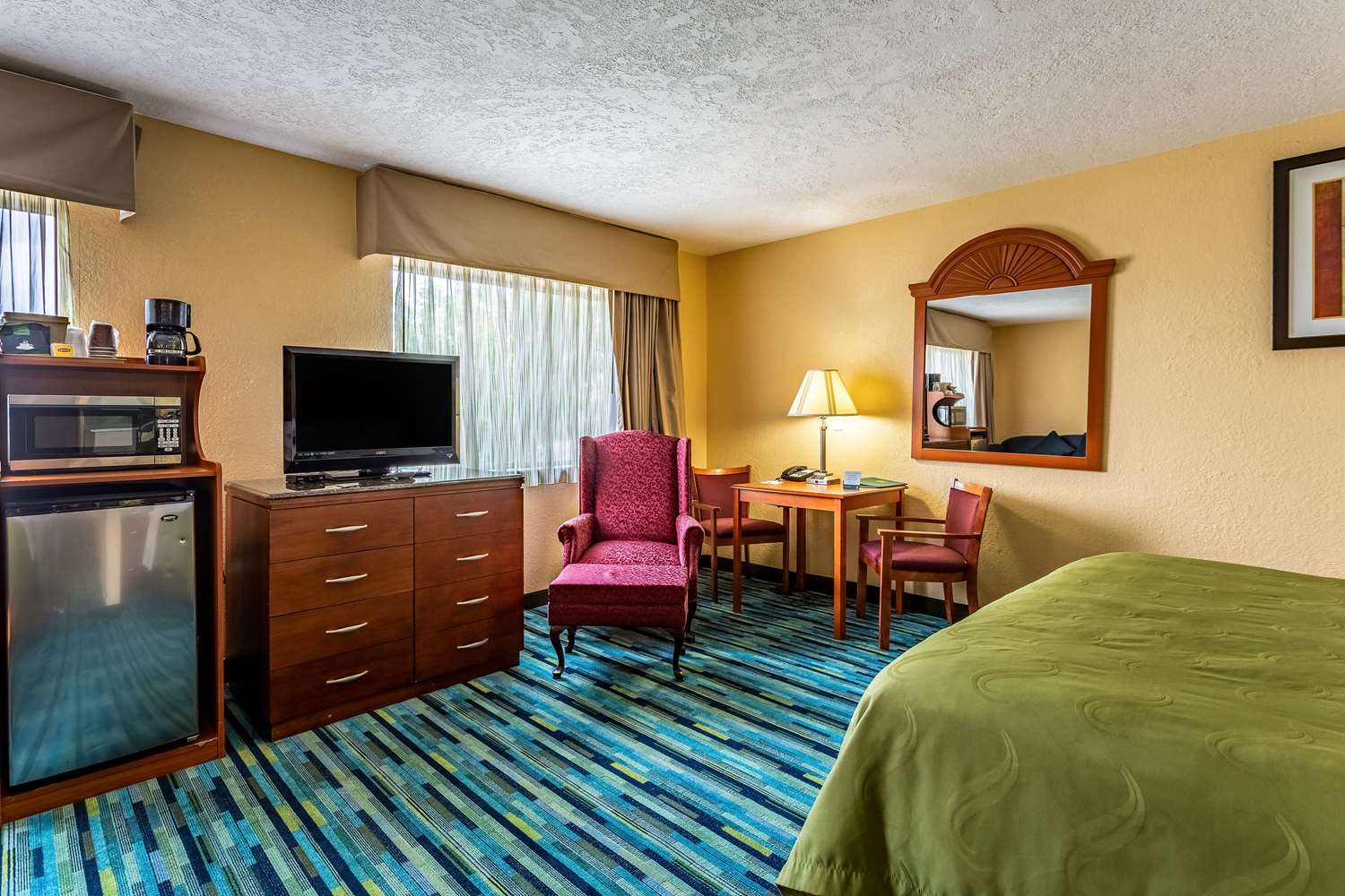 Quality Inn Los Lunas I25, Exit 203, NM See Discounts