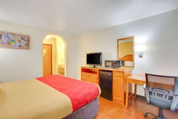  - Econo Lodge Inn & Suites Albuquerque - I-40, Exit 165