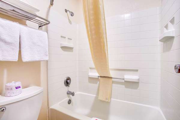  - Econo Lodge Inn & Suites Albuquerque - I-40, Exit 165