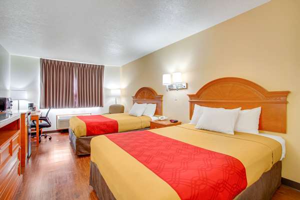  - Econo Lodge Inn & Suites Albuquerque - I-40, Exit 165