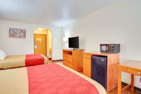  - Econo Lodge Inn & Suites Albuquerque - I-40, Exit 165