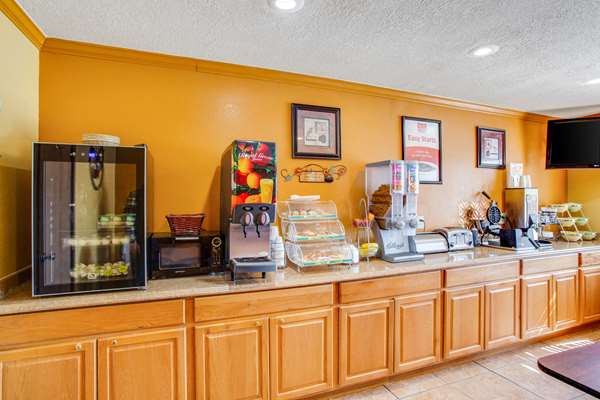 Amenities - Econo Lodge Inn & Suites Albuquerque - I-40, Exit 165