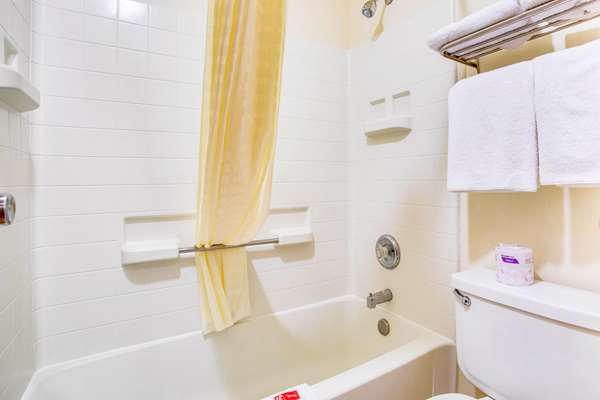 Suite - Econo Lodge Inn & Suites Albuquerque - I-40, Exit 165