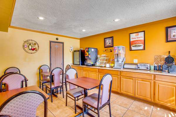 Amenities - Econo Lodge Inn & Suites Albuquerque - I-40, Exit 165
