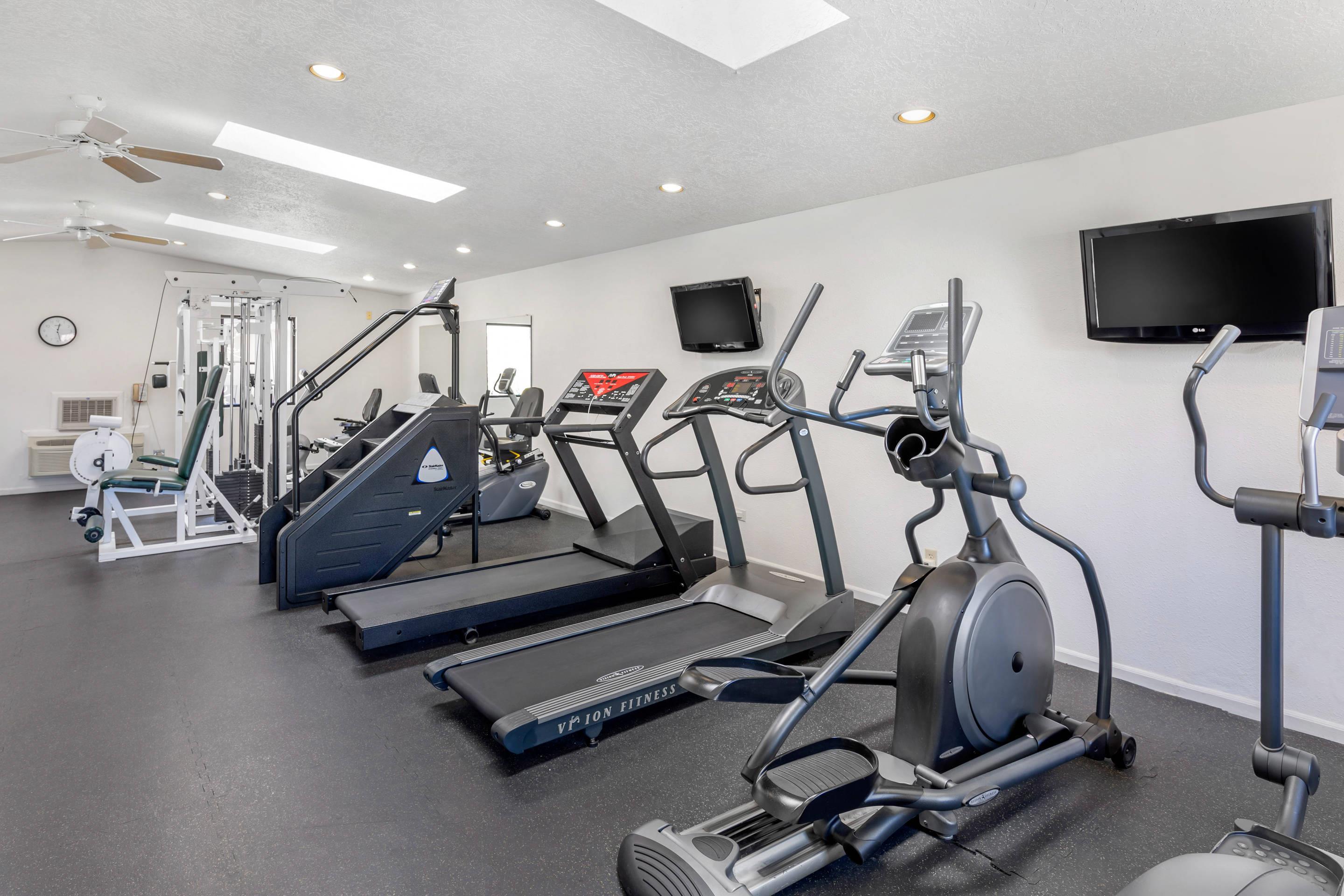 Fitness center | Econo Lodge Socorro