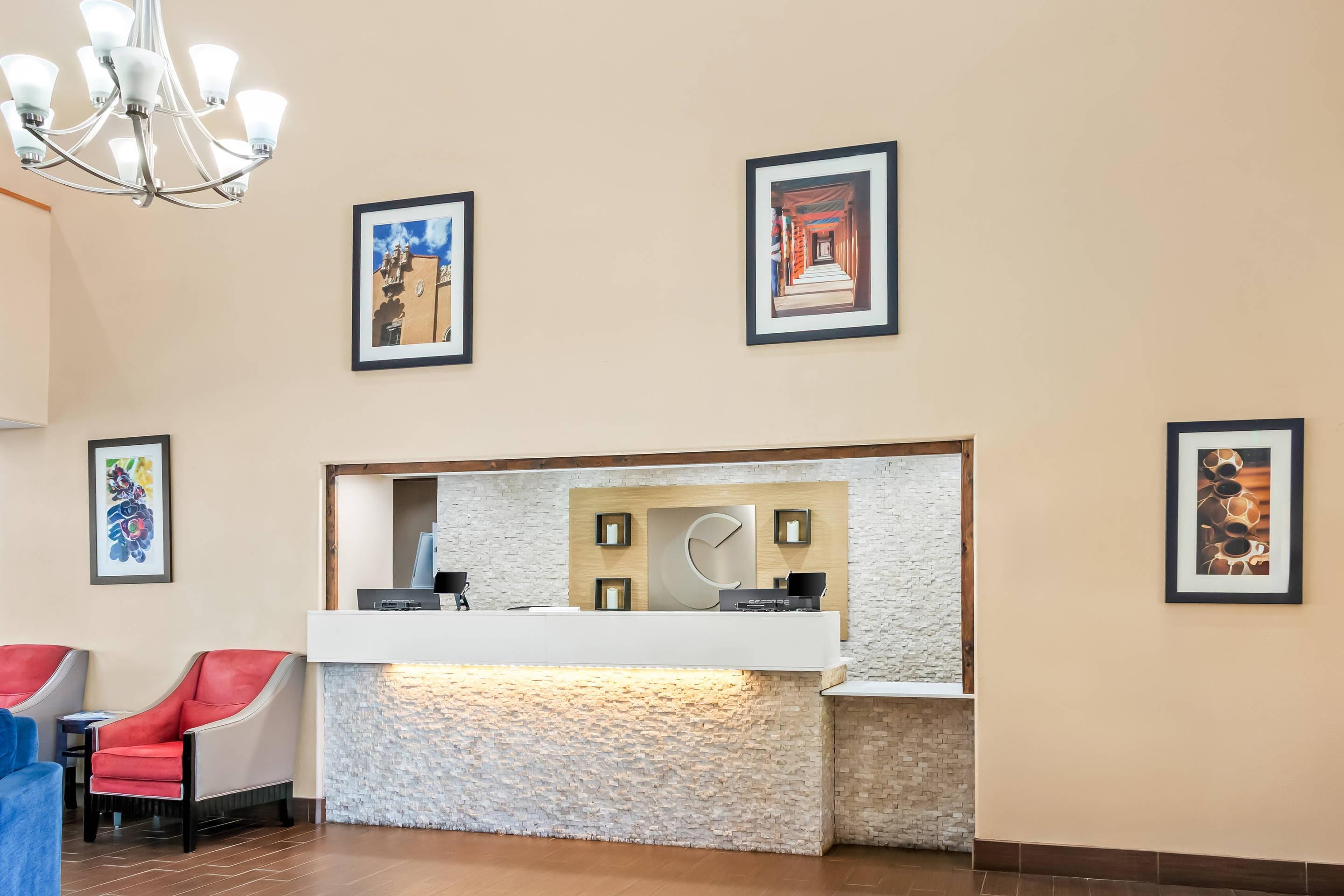 Front desk | Comfort Inn Santa Fe