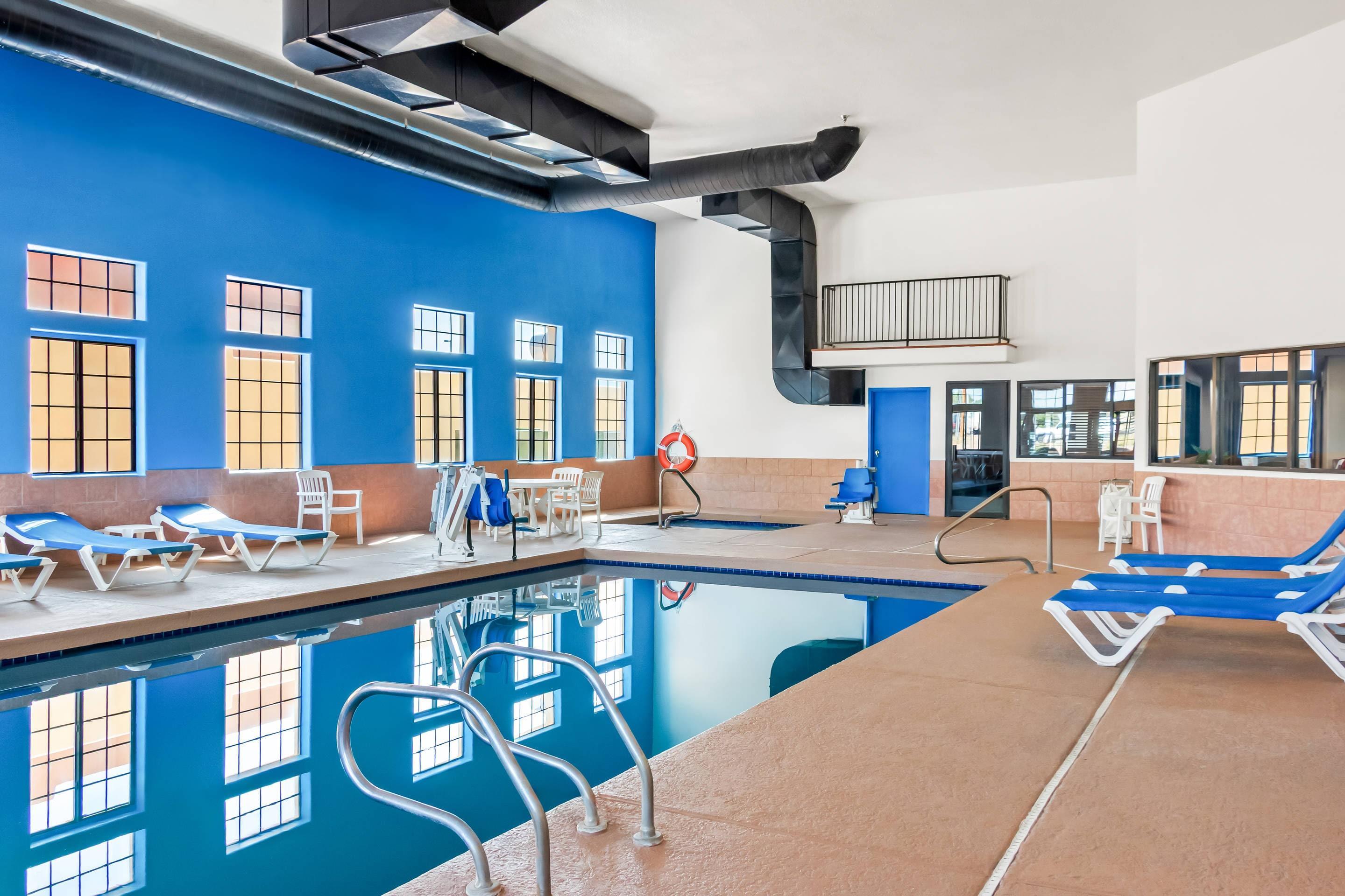 Indoor pool | Comfort Inn Santa Fe