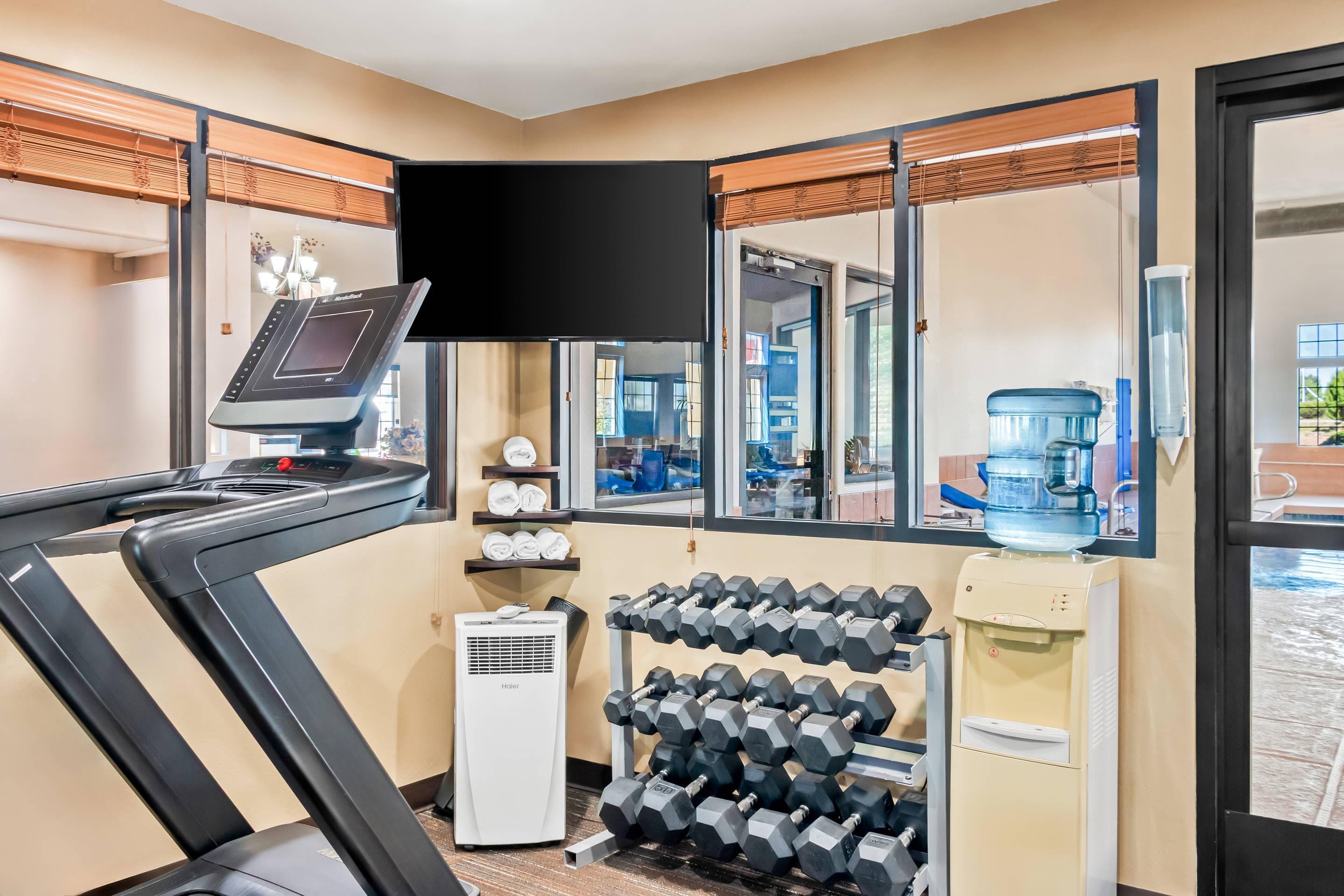 Fitness center | Comfort Inn Santa Fe