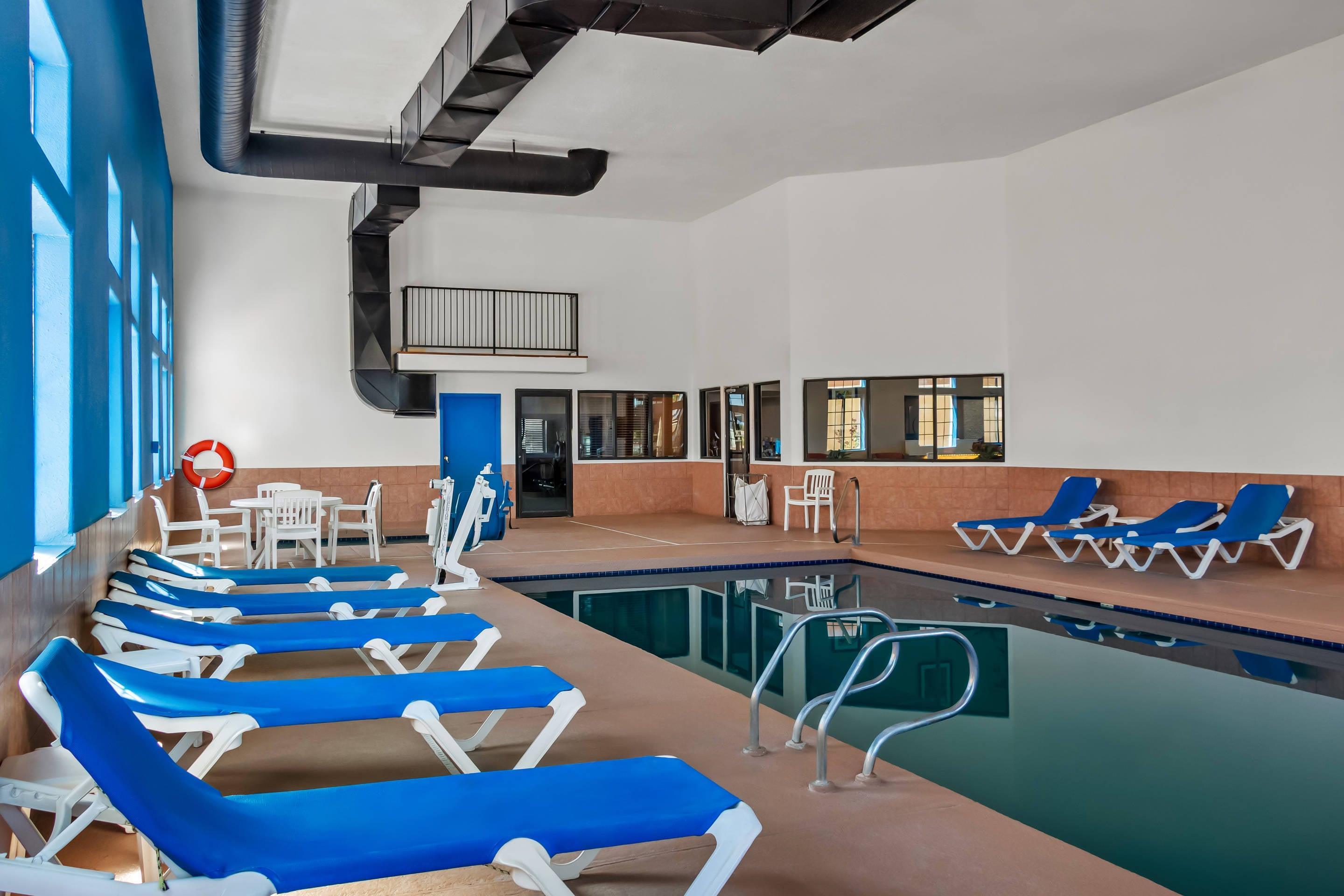 Indoor pool | Comfort Inn Santa Fe