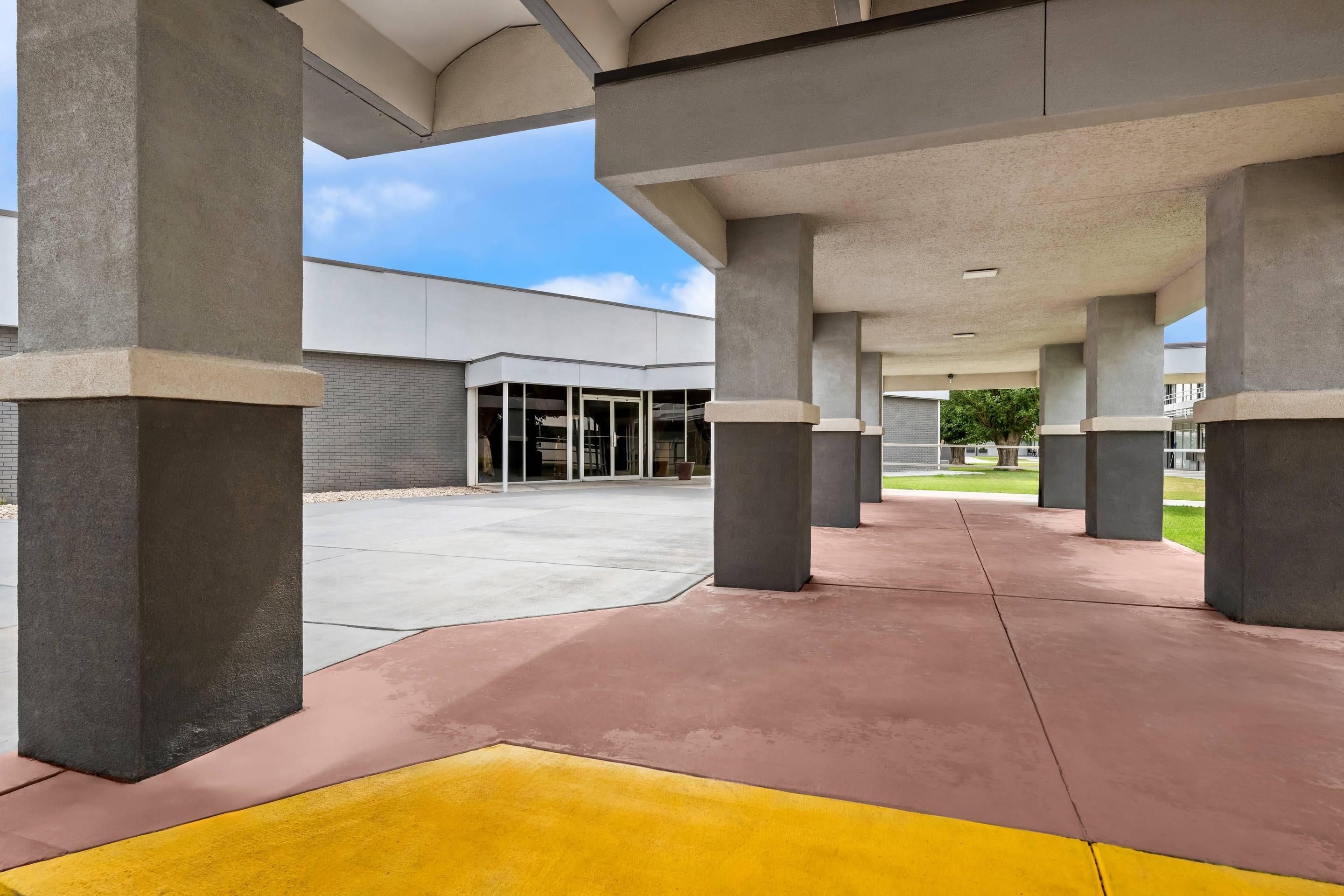 Hotel exterior | Econo Lodge Carlsbad